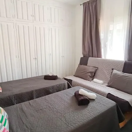 House - Sleeps 8 - Hot Tub - Access
