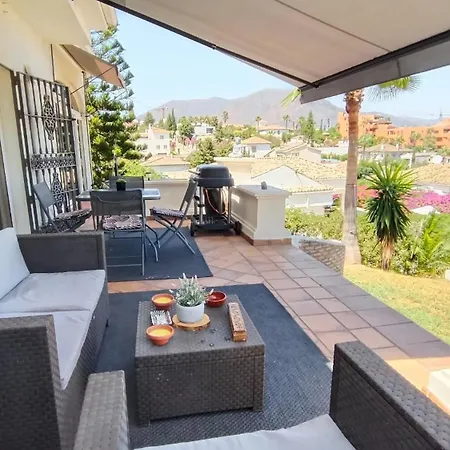 Feriehus House - Sleeps 8 - Hot Tub - Access Estepona