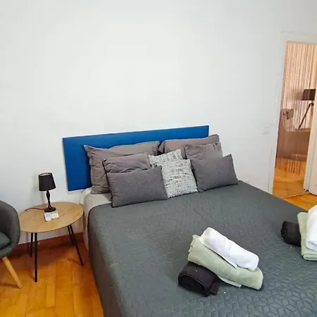 House - Sleeps 8 - Hot Tub - Access Estepona