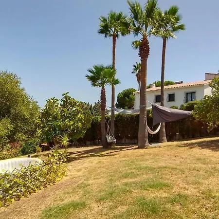 House - Sleeps 8 - Hot Tub - Access Estepona