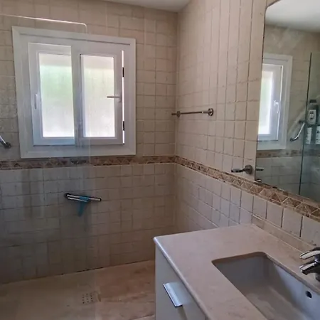 Feriehus House - Sleeps 8 - Hot Tub - Access