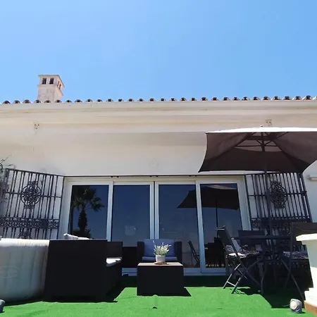 House - Sleeps 8 - Hot Tub - Access Feriehus